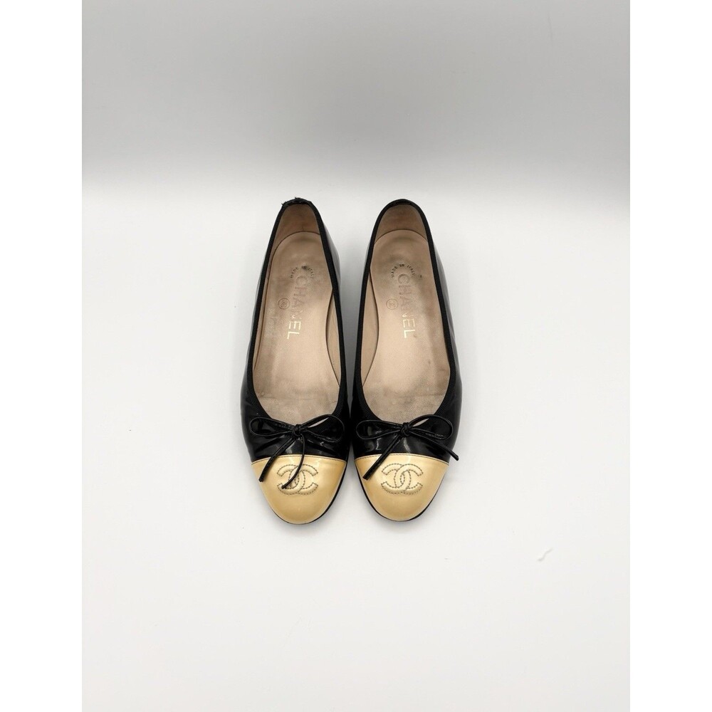 Chanel Black Patent Leather Ballet Flats Gold CC Cap Toe Bow Accent Size EU 35.5